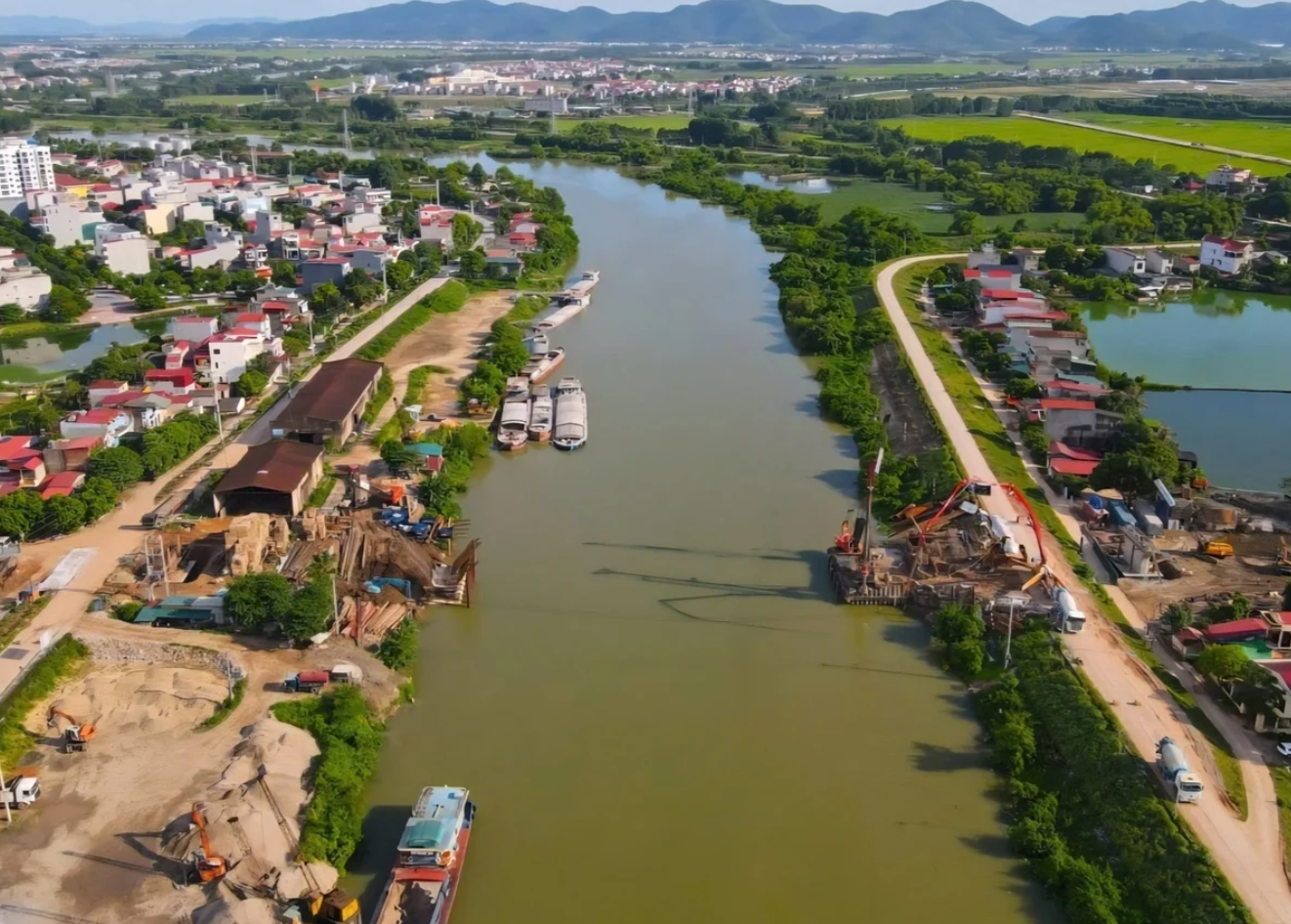 Nearly $19 million urgently invested to construct the Duc Mai pumping station